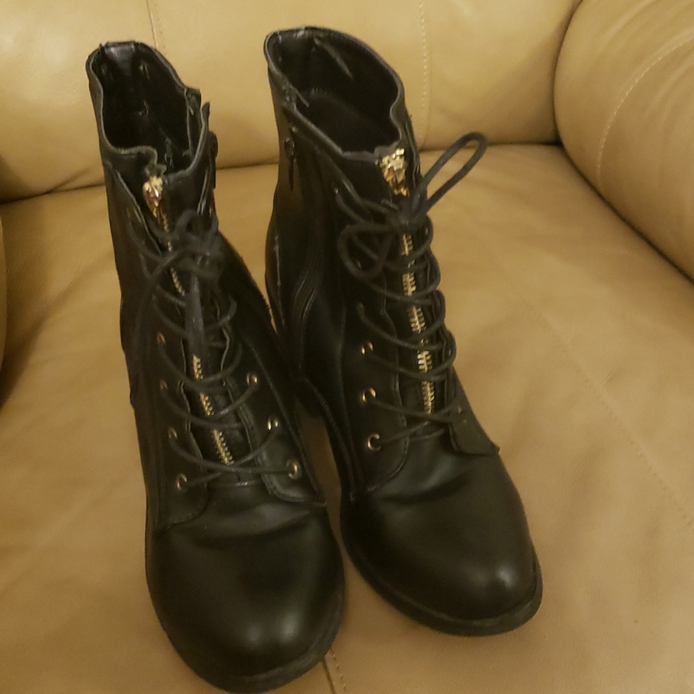 Woman boots